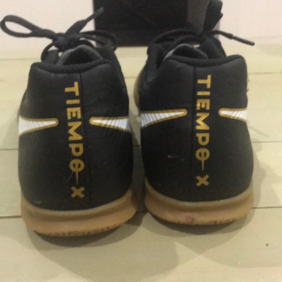 Nike shoes - Picture 3 of 3